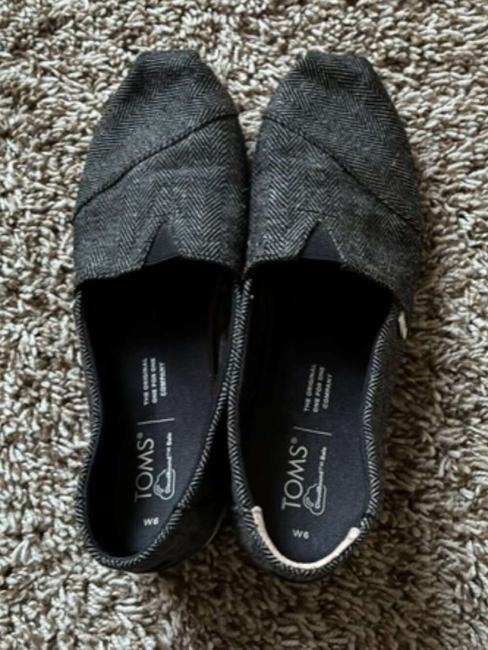 TOMS Shoes Women's Size W6 Classic Canvas Slip On Loafers Plaid